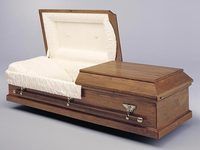 flat top casket with ivory liner