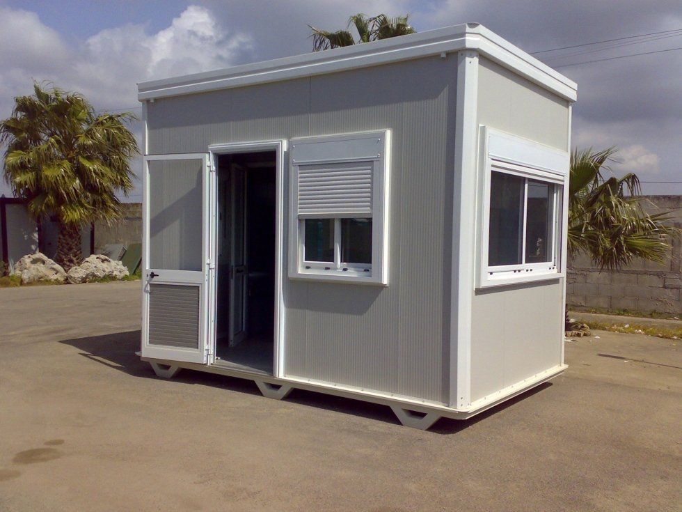 Box prefabbricato grigio