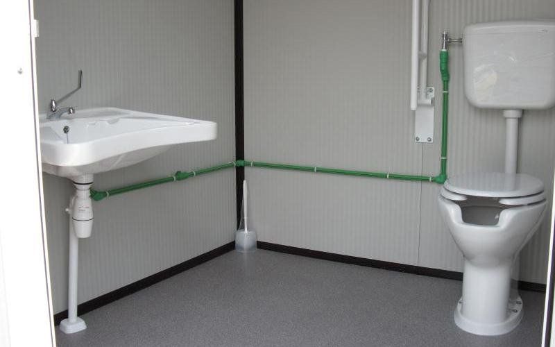 Particolare servizi igienici mobili per disabii