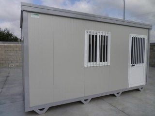 Magazzino per attrezzi prefabbricato