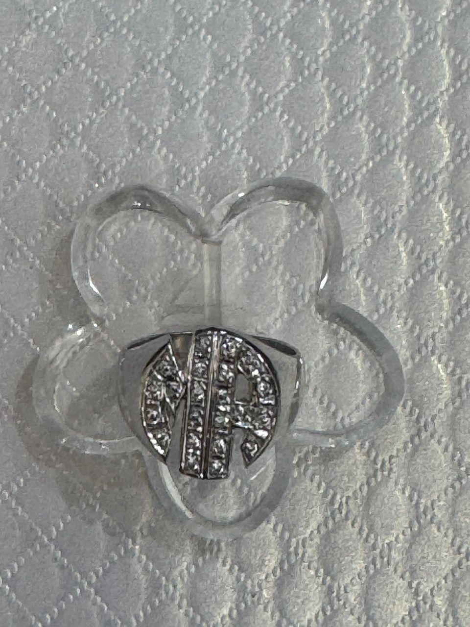 Anillo de plata con iniciales 