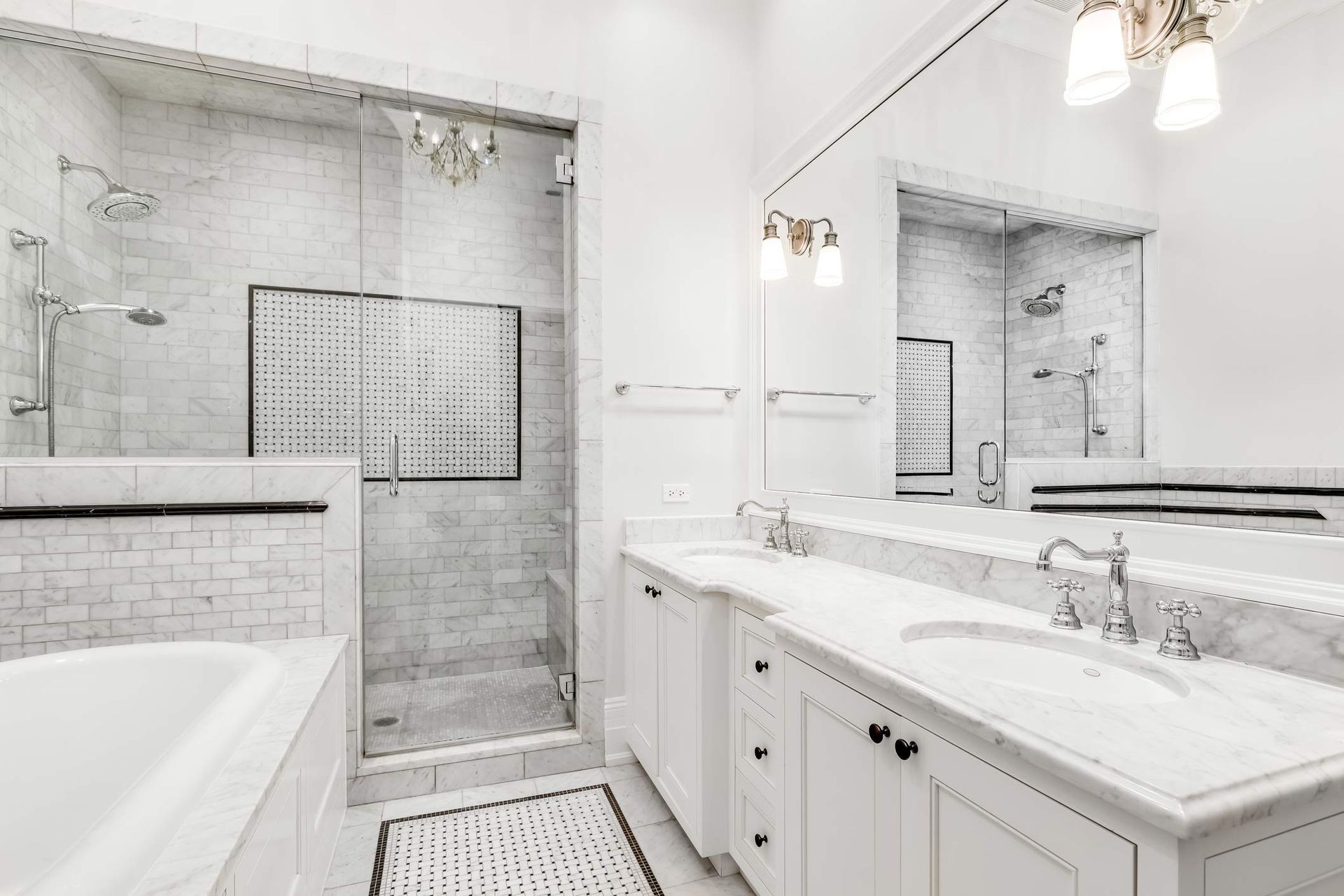 A luxurious white bathroom | Mackay, QLD | The Bundaberg Building Company