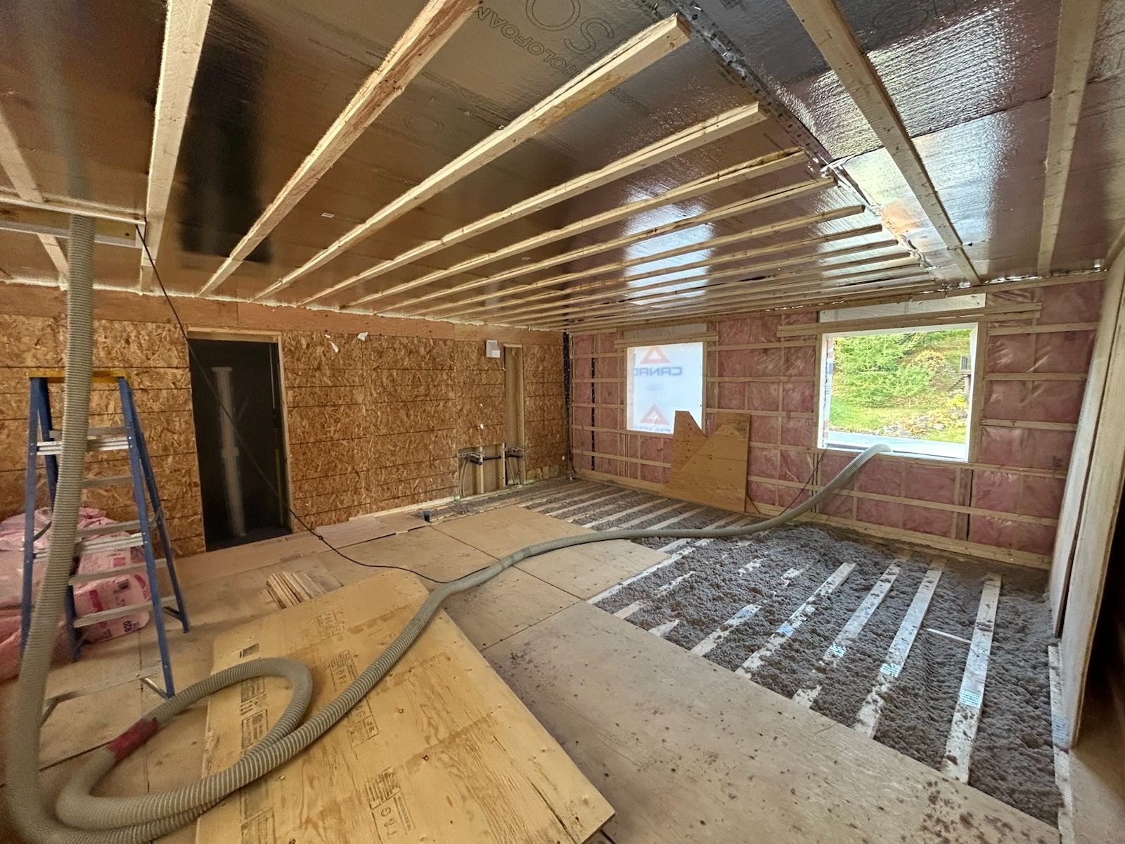 Image de substitution représentant une montagne et un soleil.