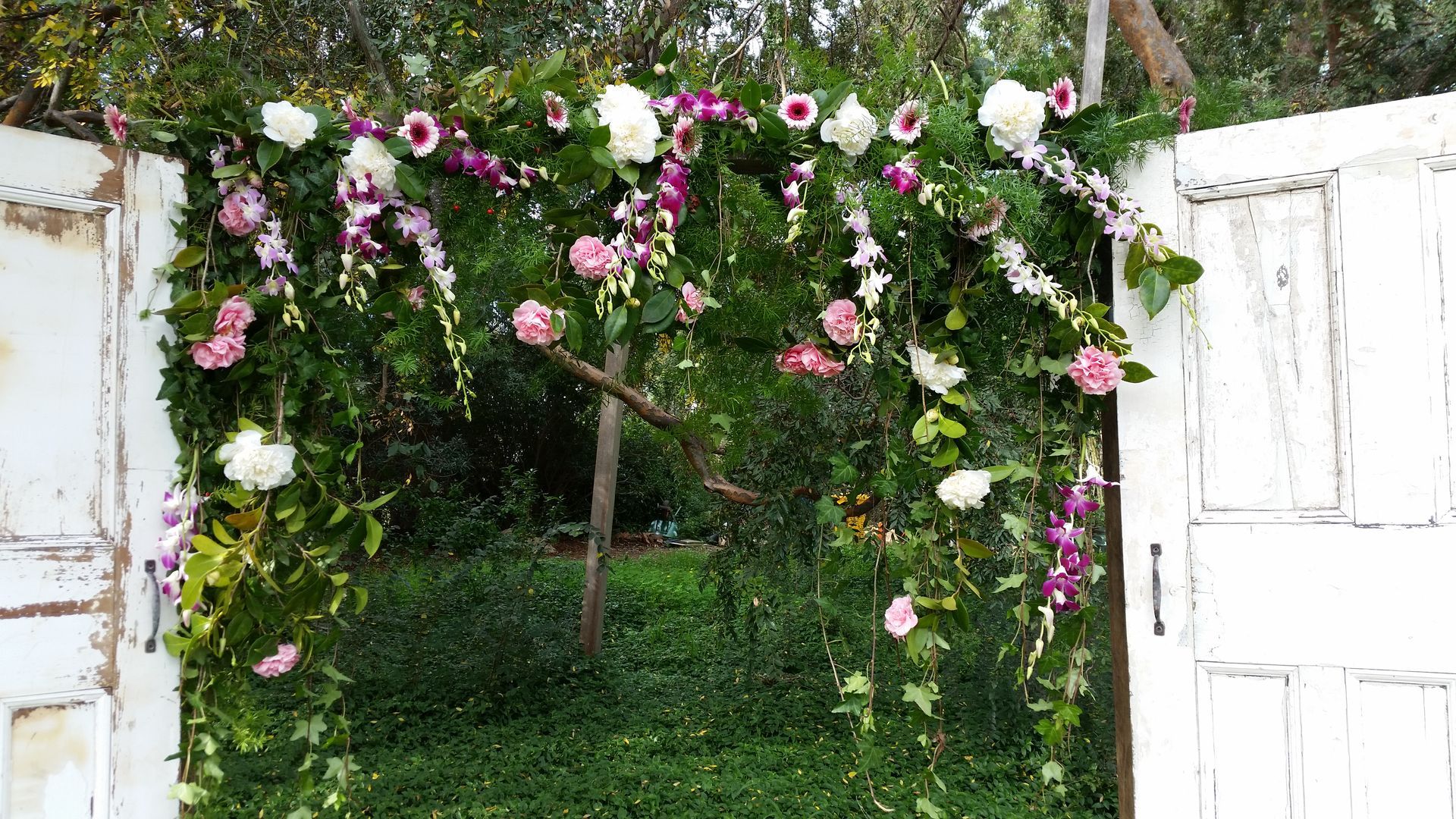 Bridal Holding White Flowers — Pialba, QLD — Wide Bay Crane Hire