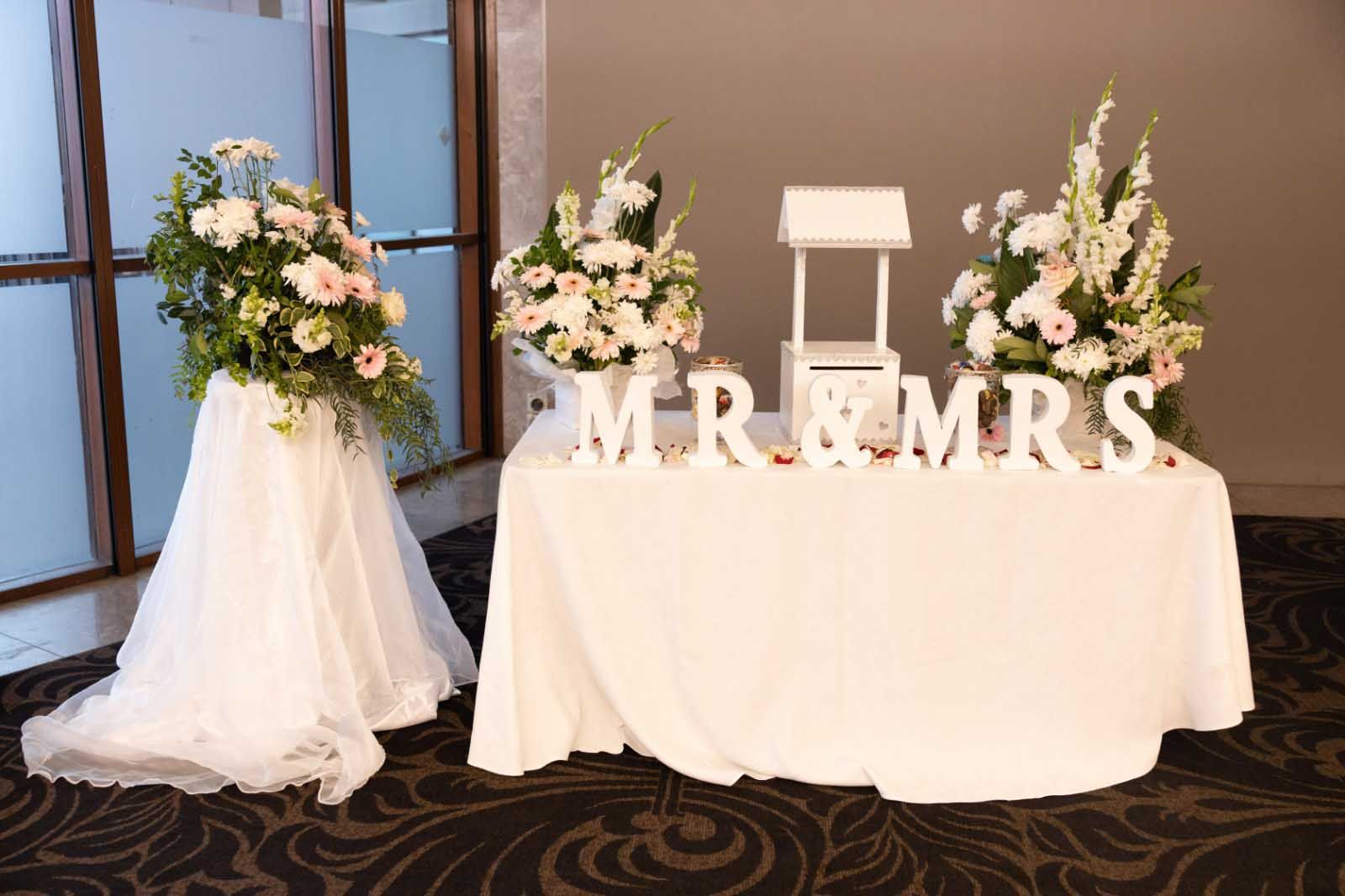 Wedding Flower Decorations — Sydney, NSW — Affordable Chair Covers & Candelabras