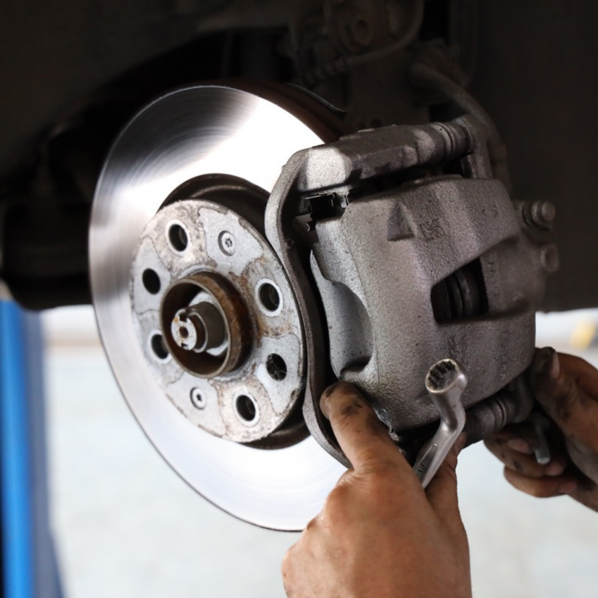 brake jobs carx tire discounters cincinnati west chester cincy ohio oh liberty township mason ohio fix shopfix TN franklin tn snyders car care snyderscarcare