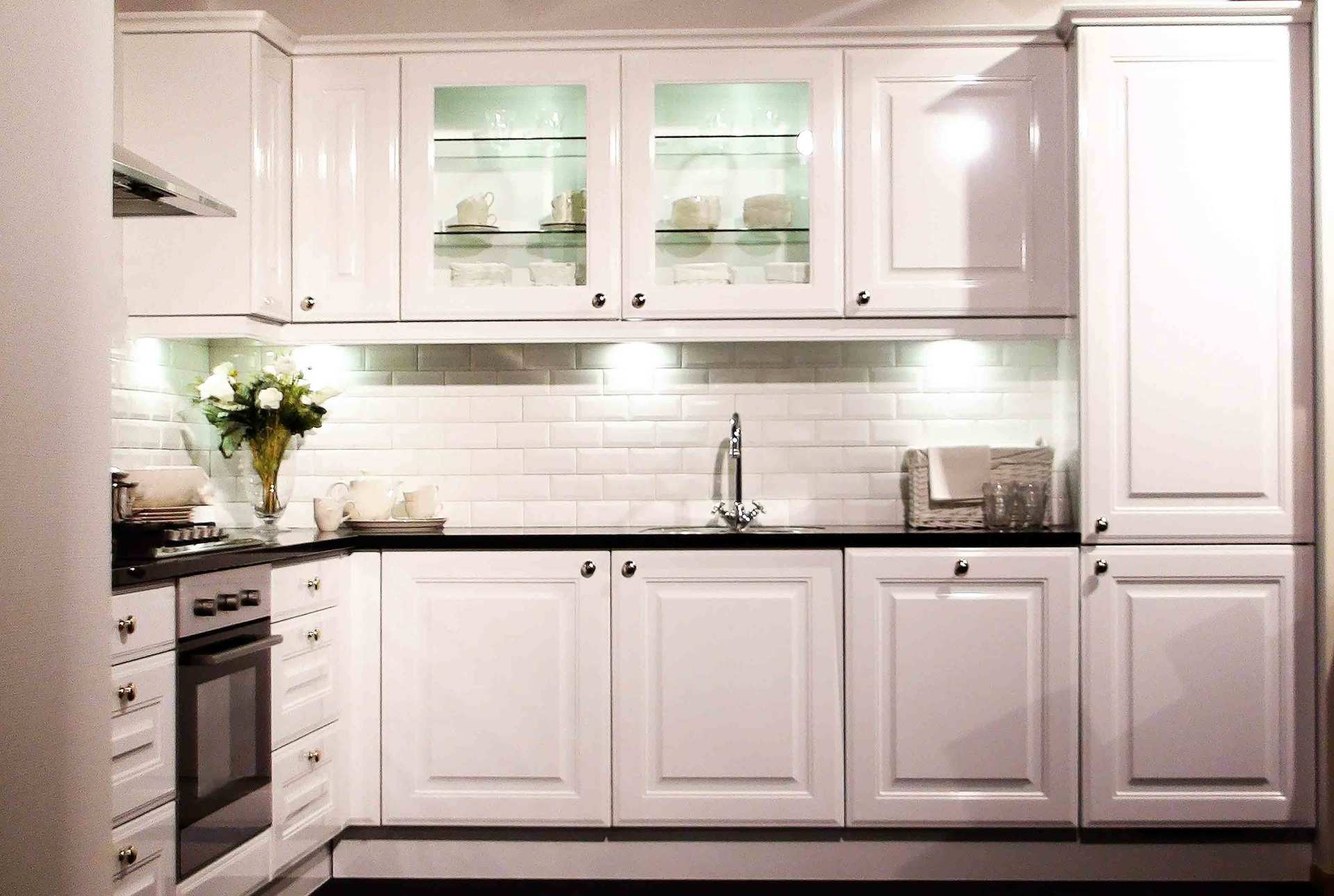White Modern Kitchen — Luxury Cooking Kitchen in Addison, IL