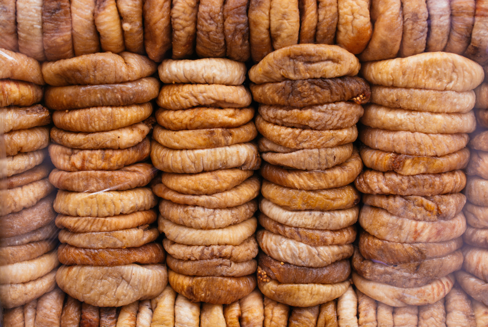 A bunch of sausages that are piled up