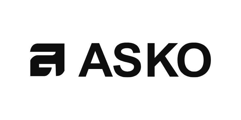 Logo ASKO: testo nero su sfondo bianco. Il logo è costituito da un'icona stilizzata a forma di 