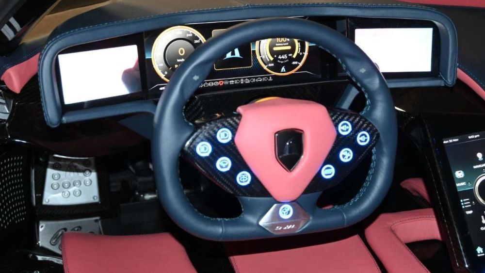 Achter het stuur van een Aspark Owl