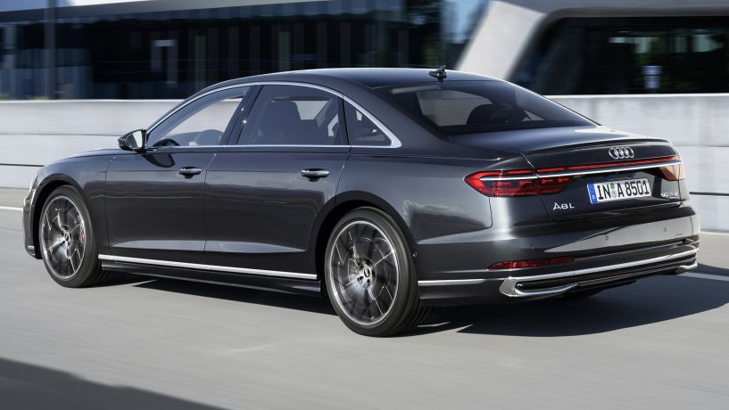 Audi A8 zijaanzicht