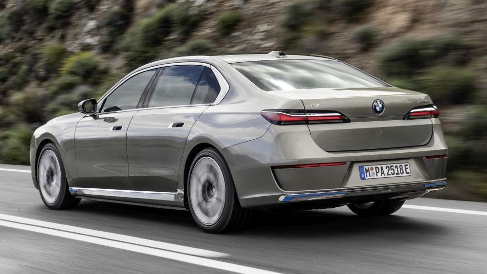 BMW i7 linksachter