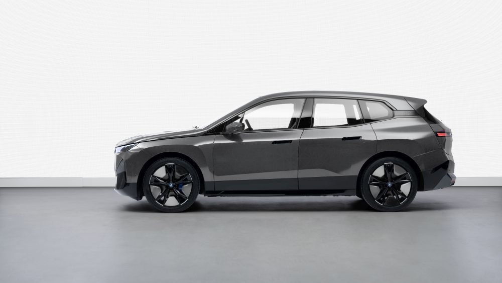 BMW iX met volledig andere kleur door E Ink technologie