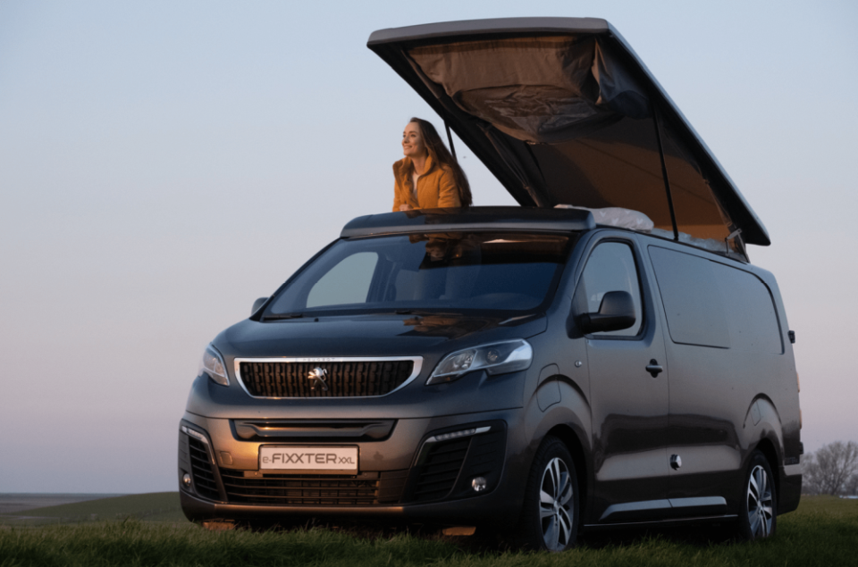 Elektrische camper e-Fixxter met open ophefdak