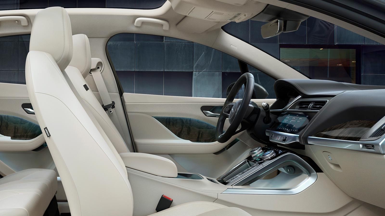 Jaguar I-Pace interieur voorin