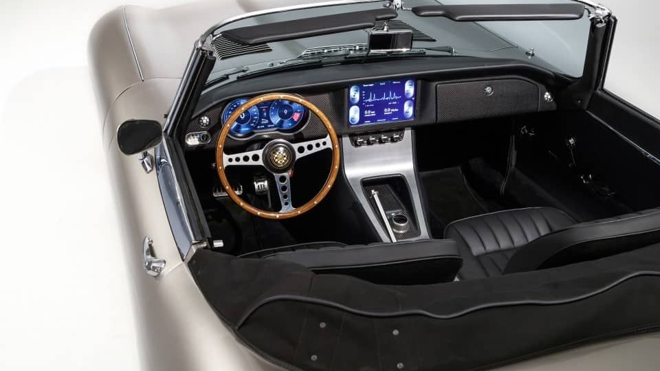 De elektrische cabrio Jaguar e-type Zero interieur
