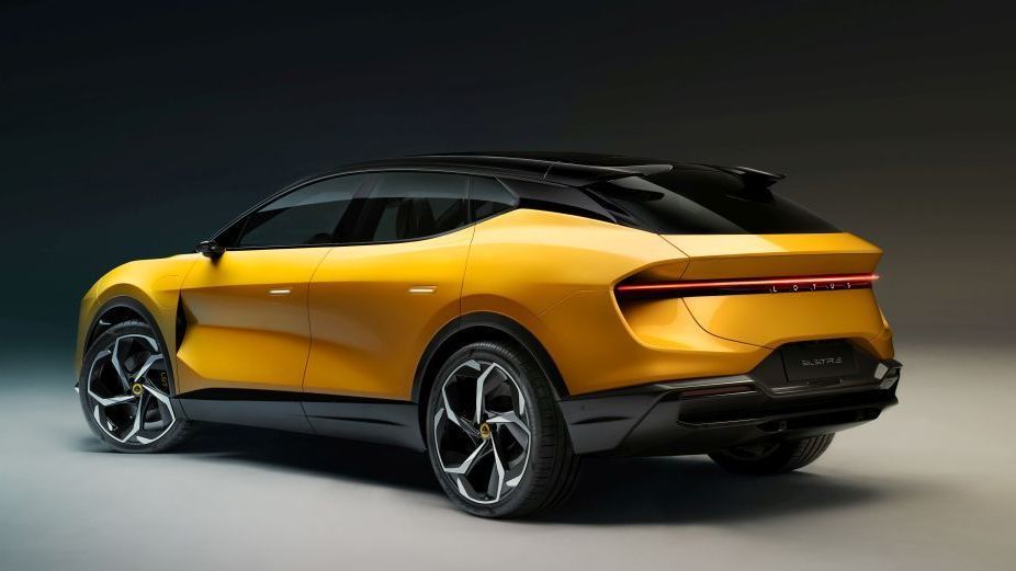 Lotus Eletre zijaanzicht met achterkant