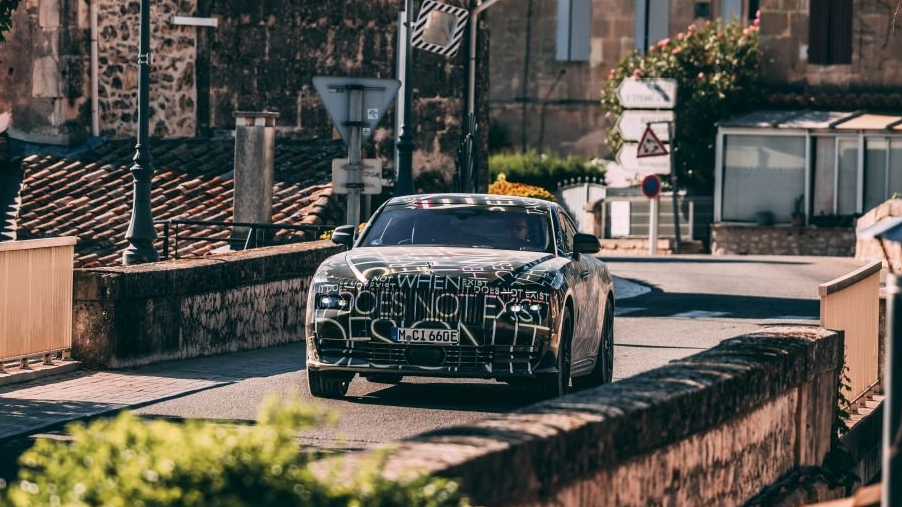 Rolls Royce Spectre test in Zuid-Franrijk