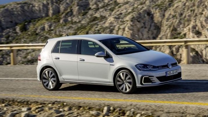 Volkswagen GTE zijkant