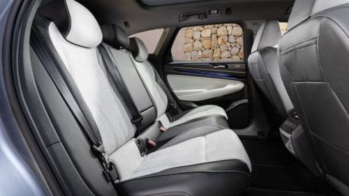 Interieur van de Volkswagen ID.7 Tourer met de stoelen achterin