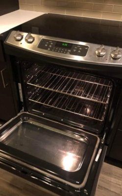 After Oven leaning – Orem, UT – Vidal Cleaning Services