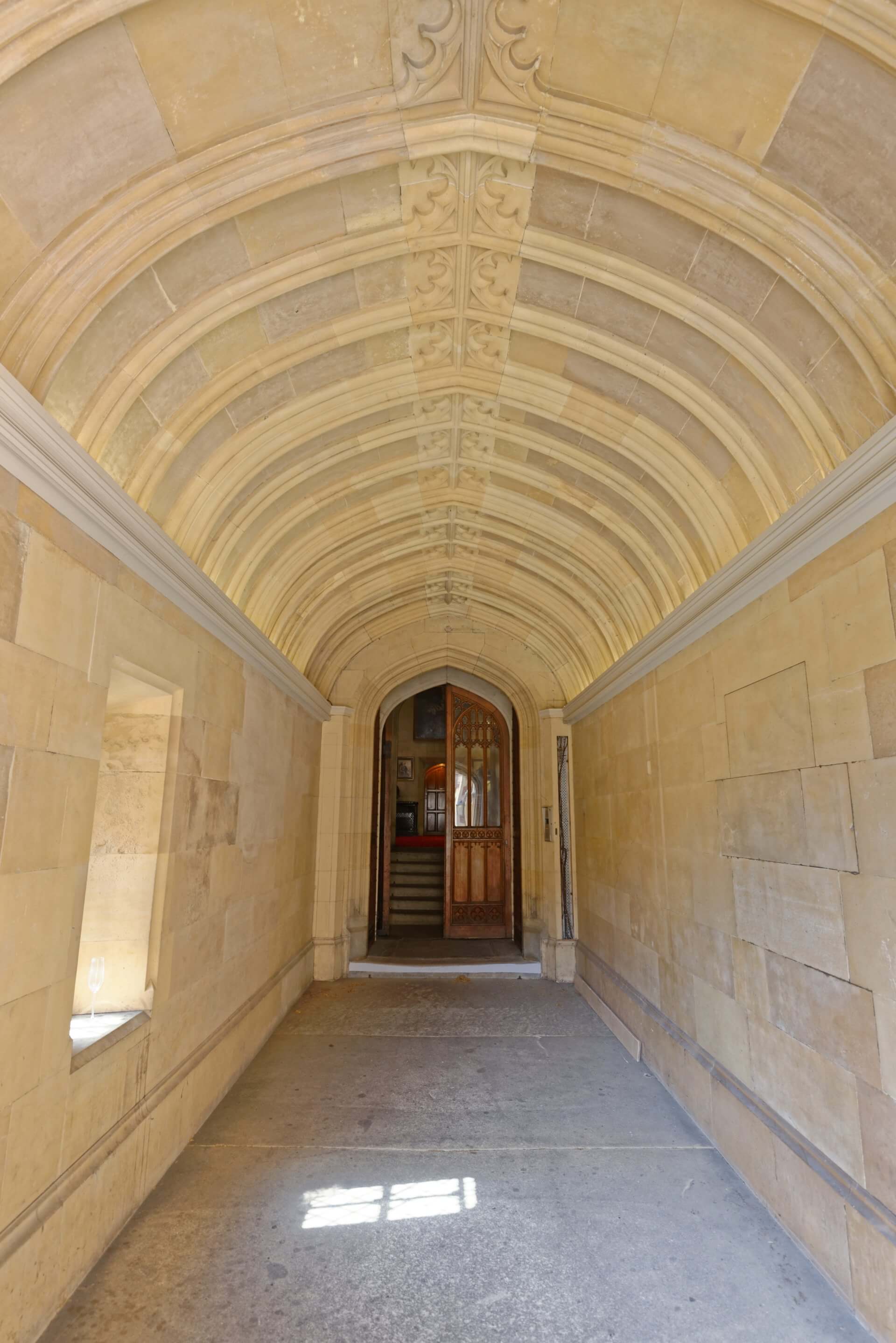 Central Court Lounge