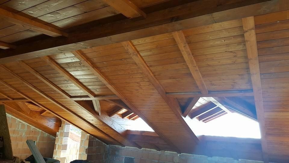 interno tetto in legno lamellare