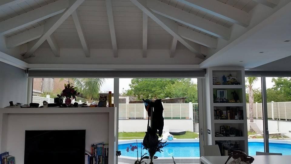 tetto in legno bianco