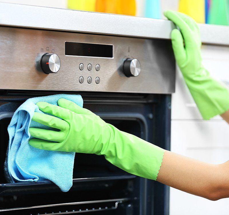 Cleaning the oven