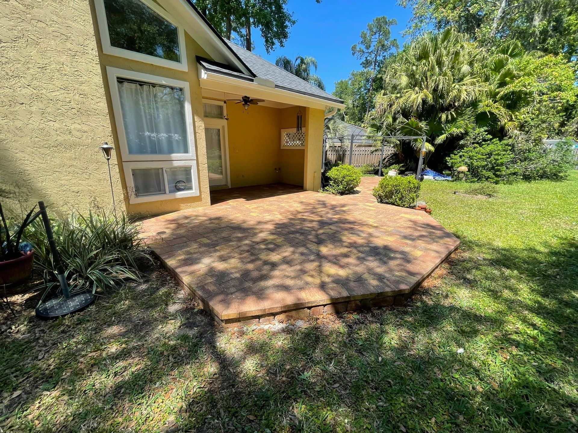 House with Background Patio | Jacksonville, FL | Coastal Pressure Washing