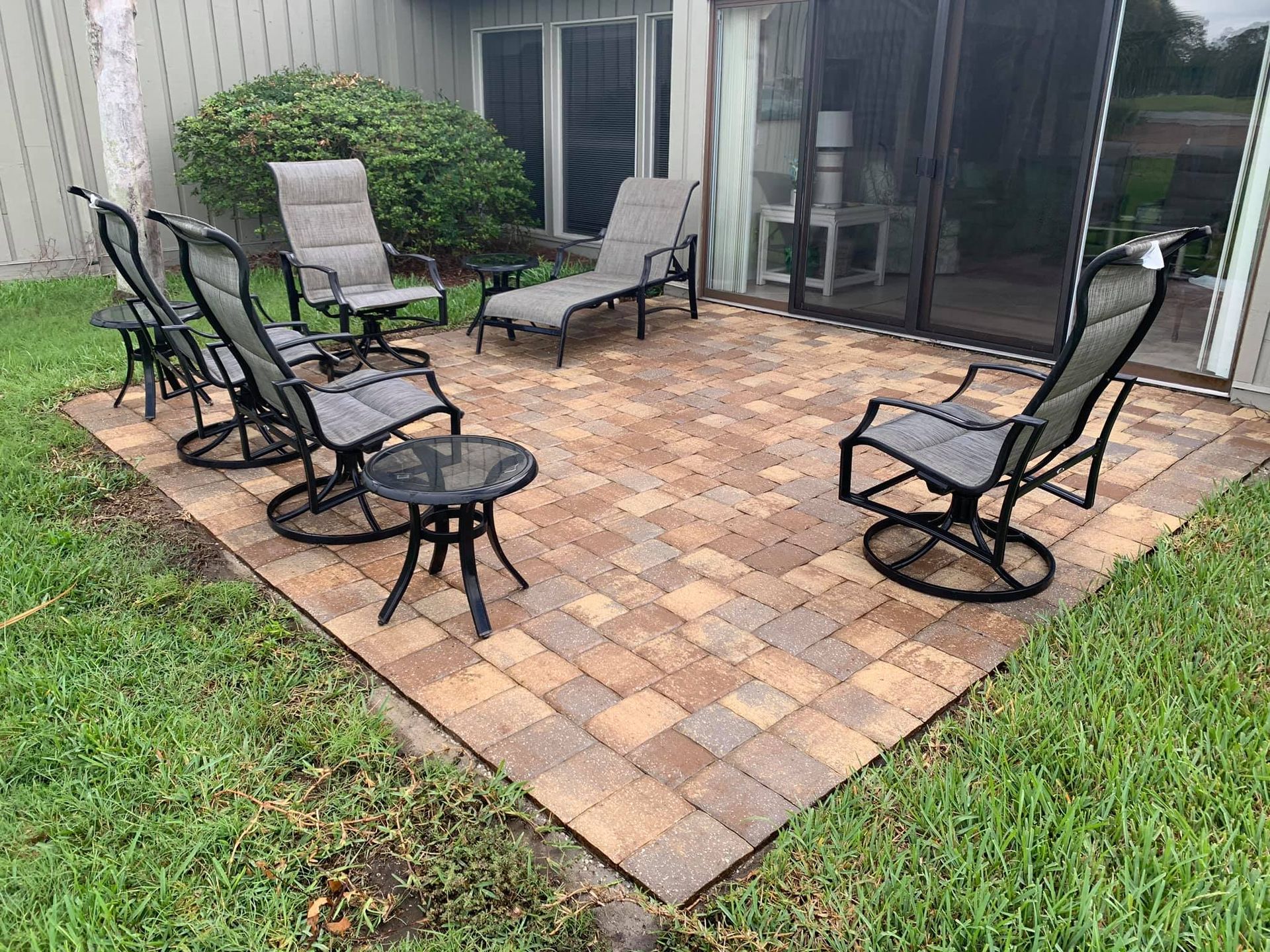 Patio with Chairs and Table | Jacksonville, FL | Coastal Pressure Washing