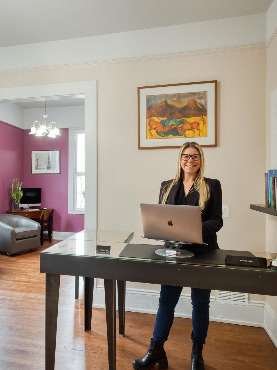 The Grove Inn Front Desk