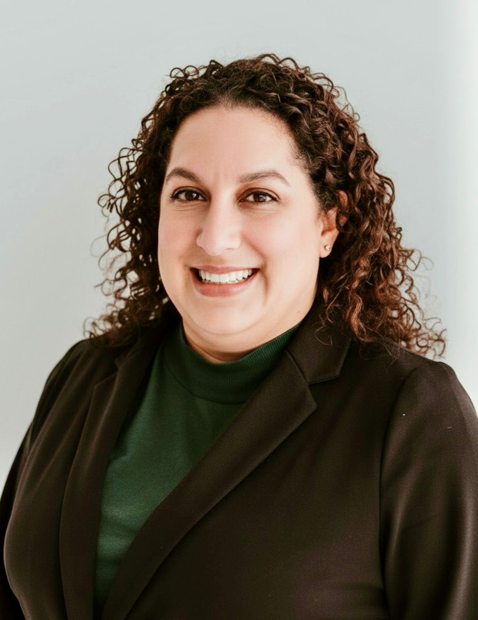 Mayreli Irizarry, Paralegal