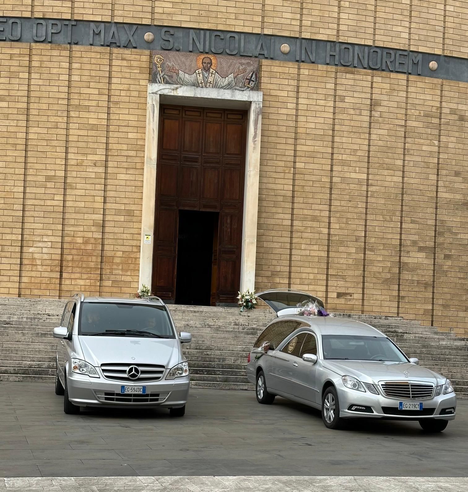 auto organizzazione funerali