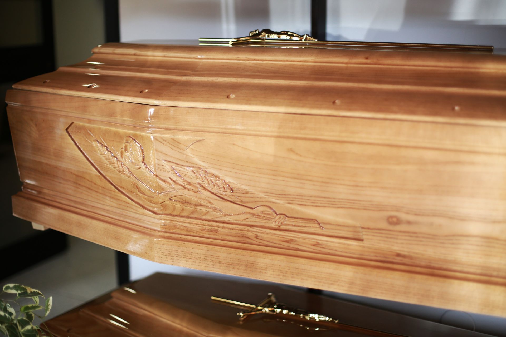 cofano funebre intarsiato