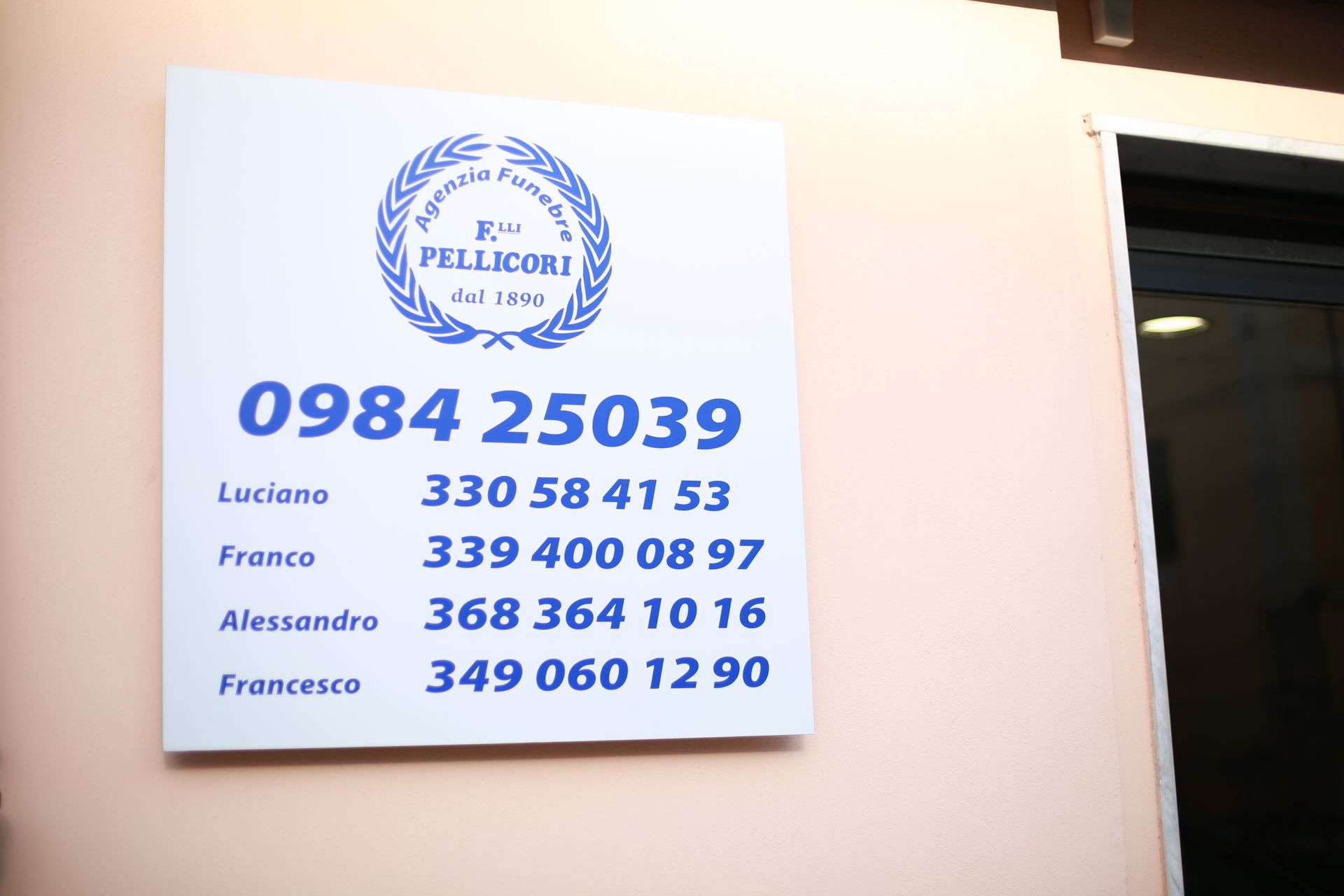 esterno agenzia funebre