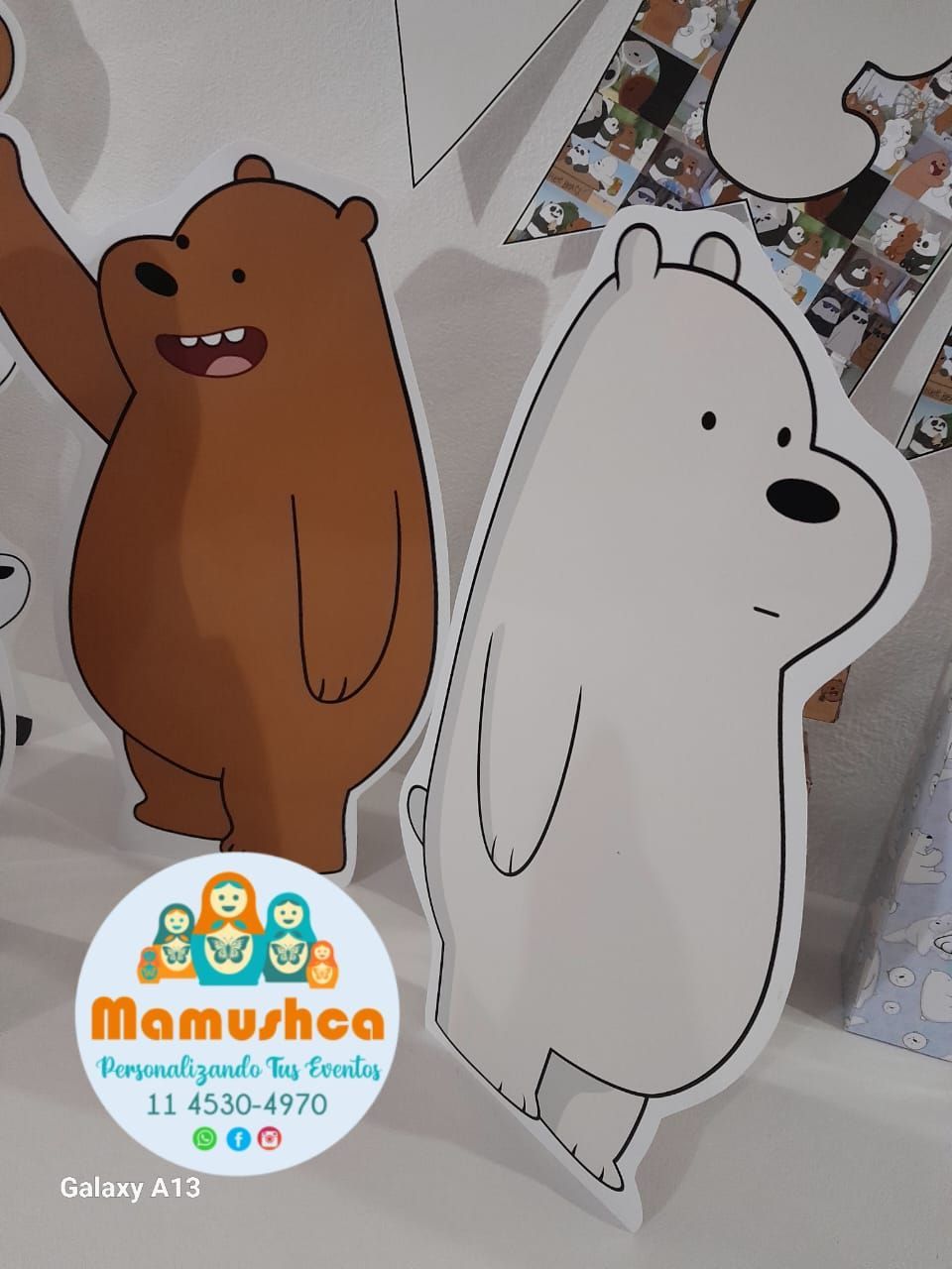 Recortes de osos pardos y blancos de Somos Osos. Un oso pardo sonriendo; un oso blanco con expresión seria.