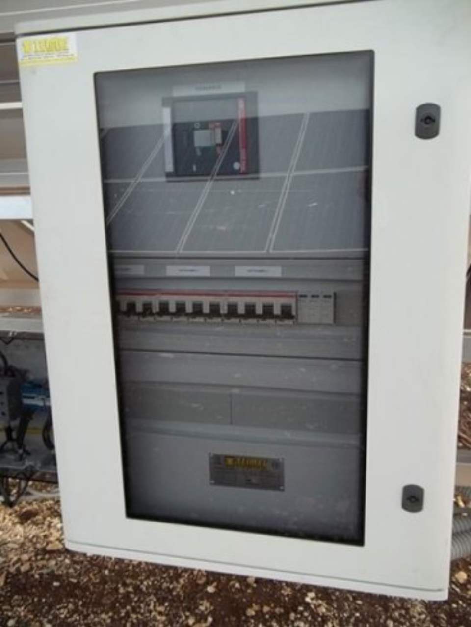 Switch cabinet with transparent cover