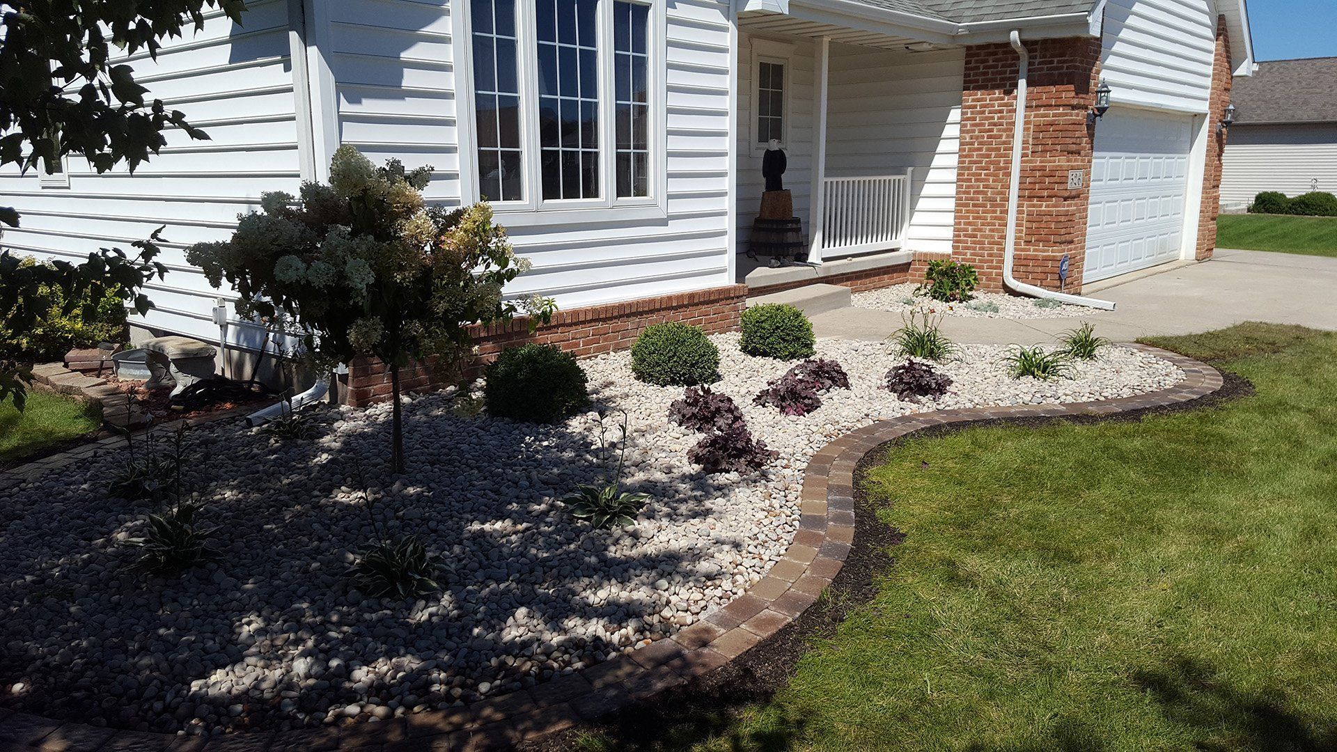 Front Yard Stone and Mulch — Dyer, IN — Star Landscaping