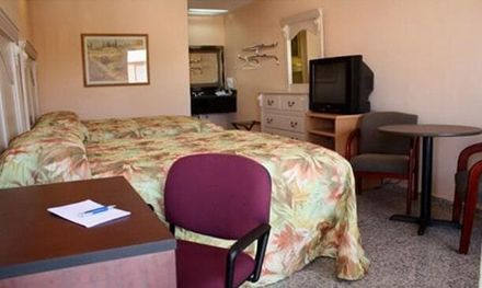COUNTRY HILL HOTEL