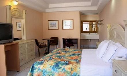 COUNTRY HILL HOTEL