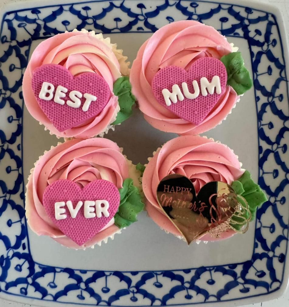 Four Cupcakes With Pink Frosting That Say Best Mum Ever — Thai Taste Restaurant In Yeppoon, QLD
