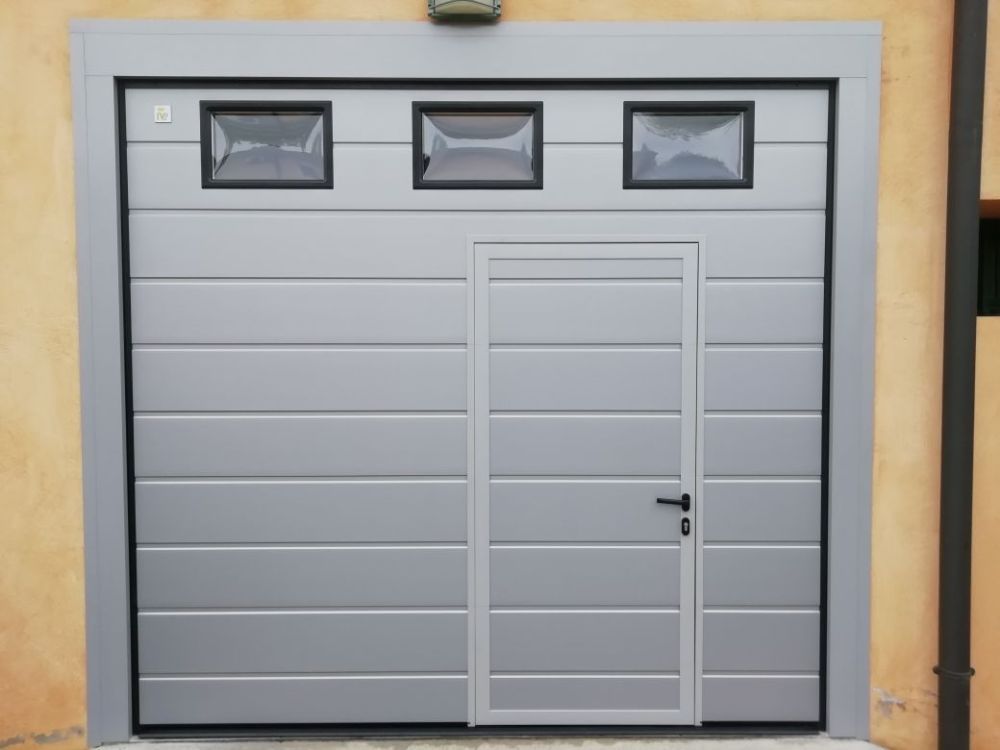 fornitura porte industriali su misura