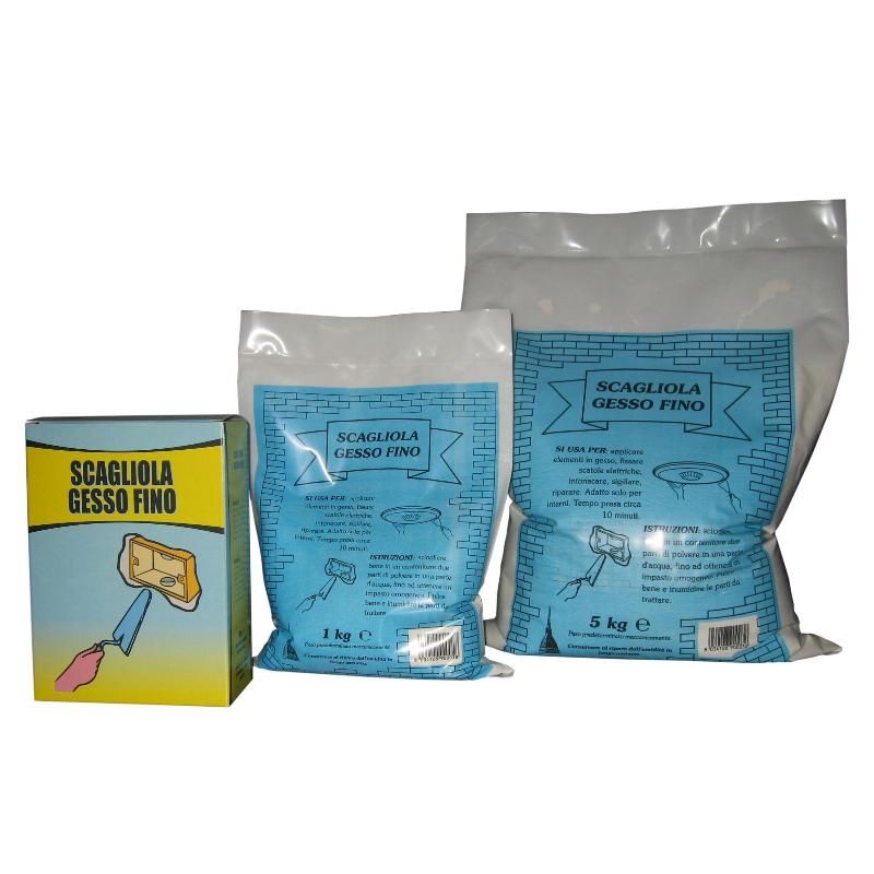 due sacchetti di gesso fino e una scatola di gesso fino