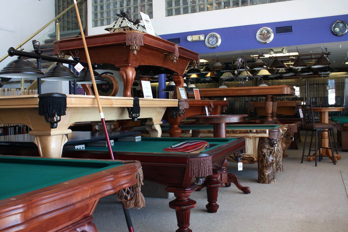 Best Quality Billiards Pool Table Showroom Store