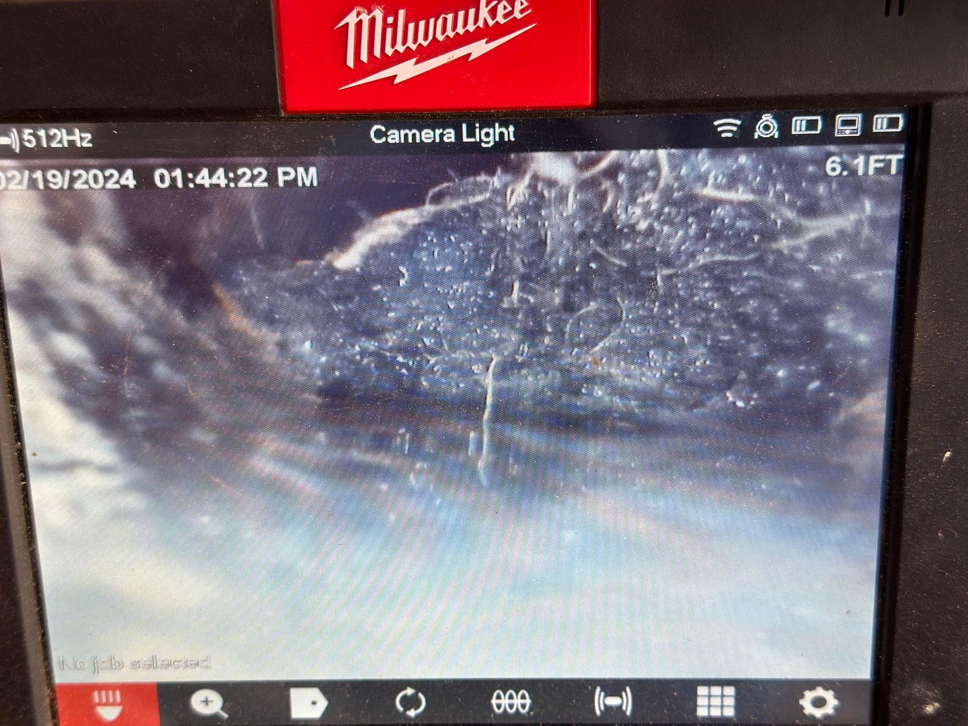 A milwaukee camera light is displayed on a screen