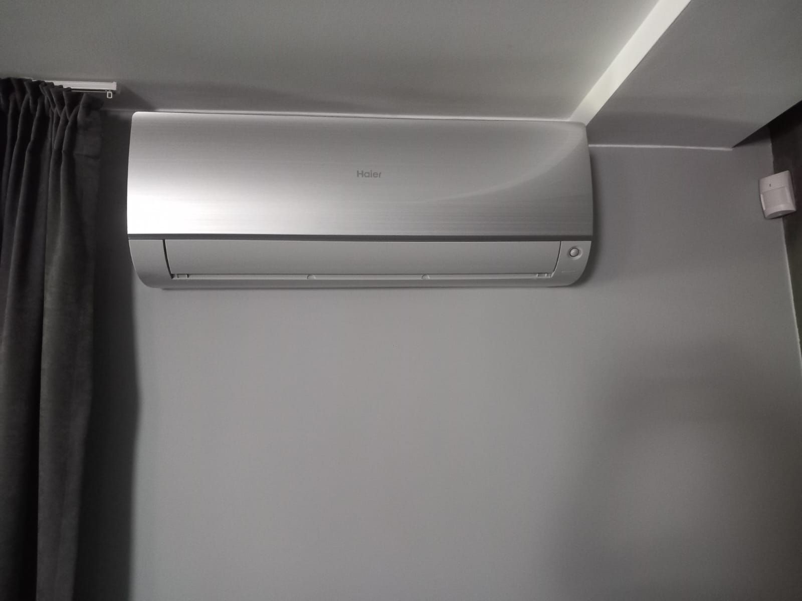 Klimatyzator ścienny Haier Flexis Plus Silver (multi-split)