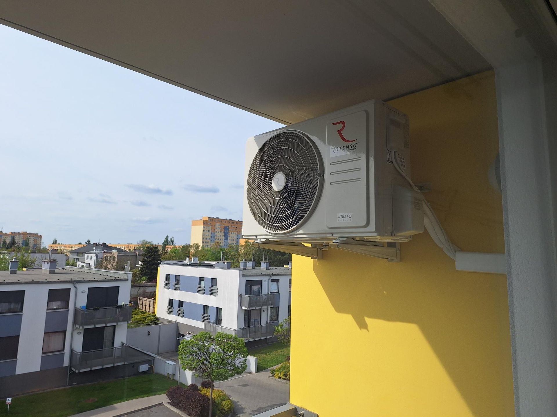 Jednostka zewnętrzna klimatyzatora Rotenso Revio