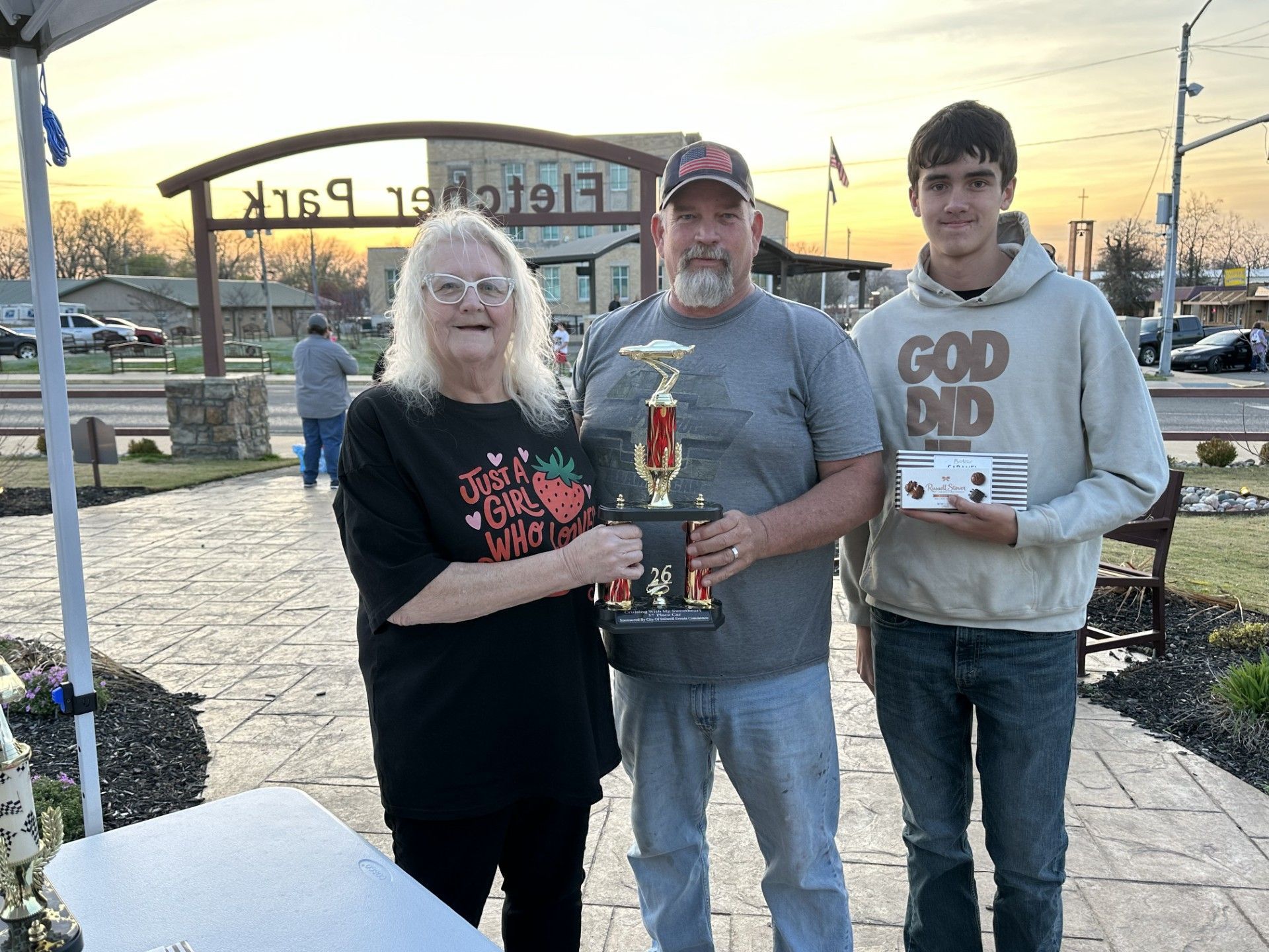 Mayor Jean Ann Wright awards a trophy  to Darren Pendergraft