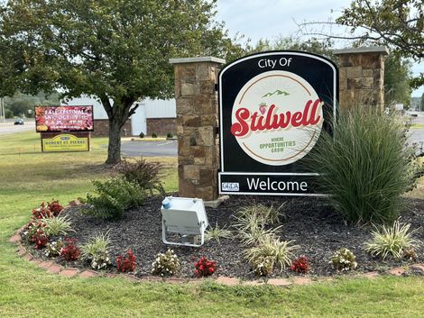 Photo of Stilwell's welcome sign